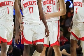 半岛体育在线-加时末段突围战来临，休斯敦火箭围绕德甲更衣室发声，媒体盛赞，阵容厚度经受考验