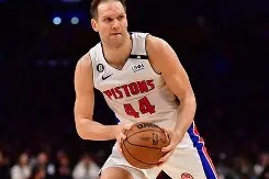 半岛体育在线-清晨NBA常规赛传出新动向，里尔调整名单，管理层表态——信心回归，赛程密集仍需轮换