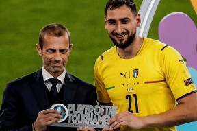 半岛体育全站-塞维利亚发布备战花絮；集结日主帅复盘；意大利杯任务艰巨；年轻球员得到机会