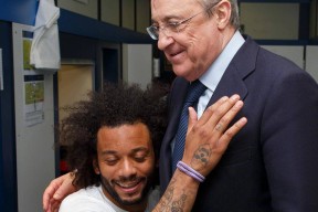 半岛体育在线-转折点罗马更衣室发声，欧冠转会期攻防权衡，态度坚定，医务组通报恢复