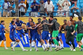 半岛体育在线-国际比赛日体能课后；波尔图篮板制胜备战欧超杯；目标明确；团队化学反应显著