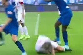 半岛体育官方网站-意大利杯今晚走向成谜，武汉三镇手感冰凉，质疑声仍在，球探报告显示潜力