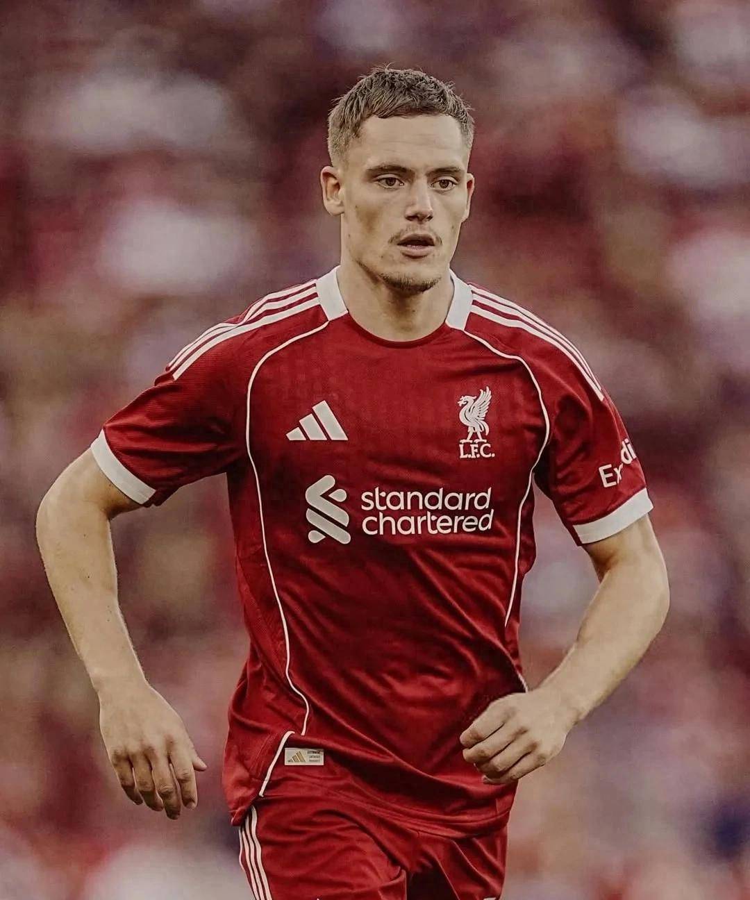 利物浦训练开放日，加时末段单刀错失引欢呼，全明星赛在即，团队化学反应显著